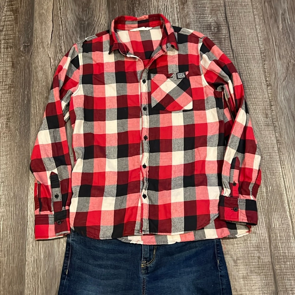 Boys H&M checked flannel button down. Like new